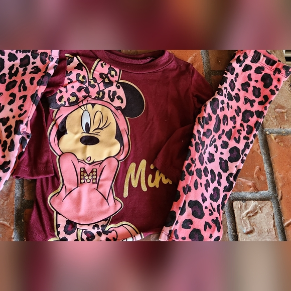 Minnie Mouse Twin Outfits - Picture 2 of 6